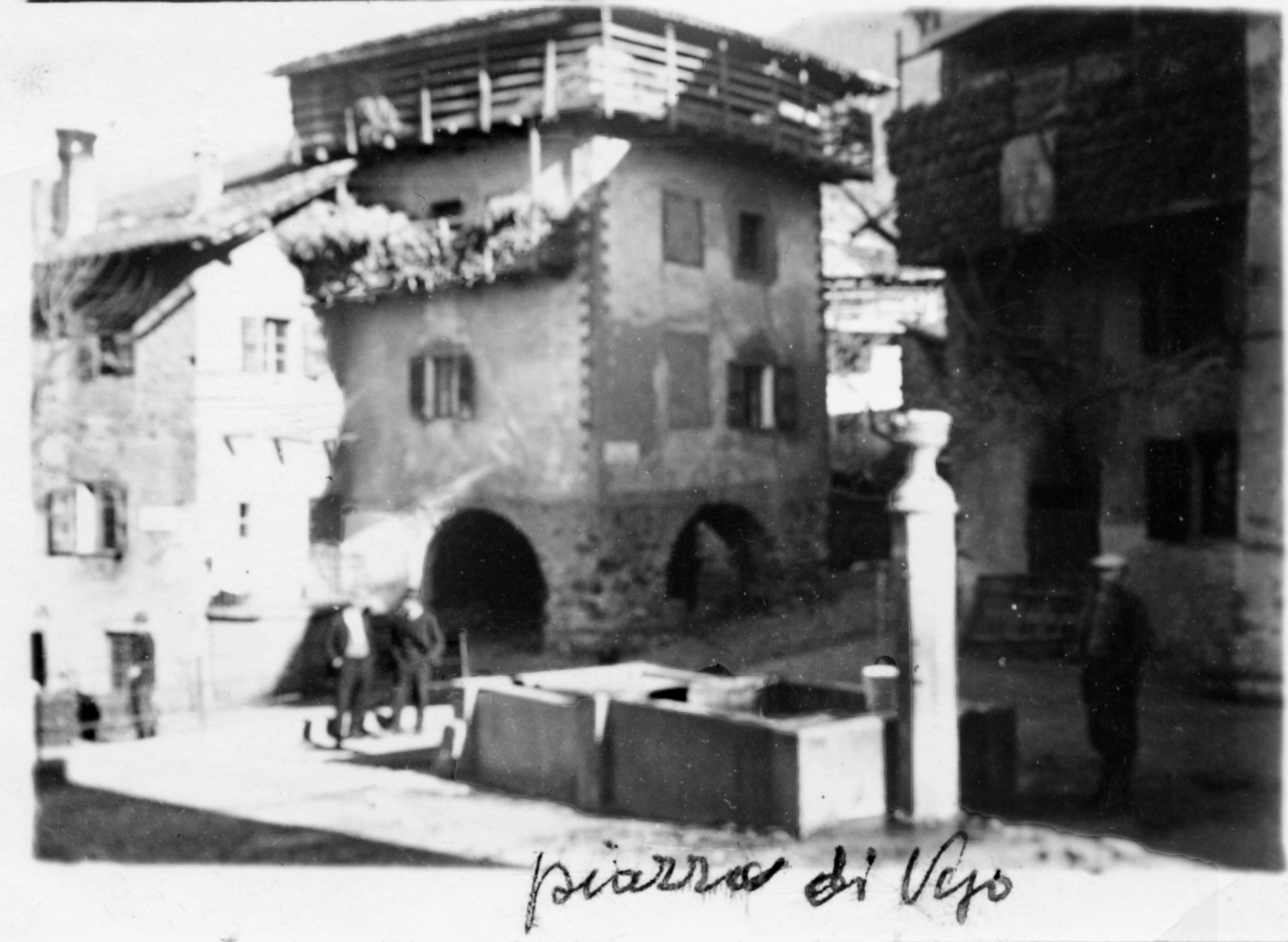 piazza-di-vigo-con-fontana11
